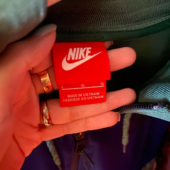 Youth Blue and Green Nike Windbreaker - Picture 3 of 5